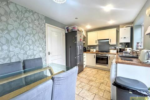 3 bedroom end of terrace house for sale, Beech View Drive, Buxton