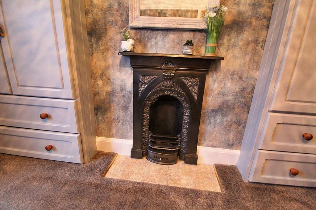 Feature fire place