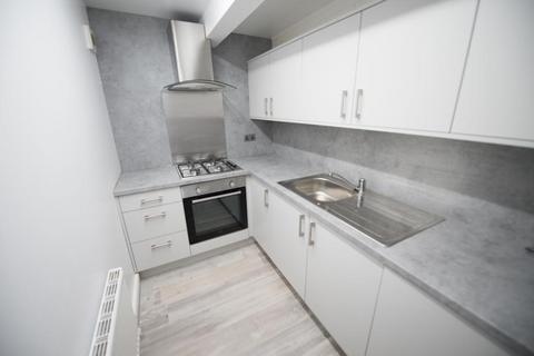 2 bedroom house to rent, Kensington Terrace, Hyde Park, Leeds LS6 1BE