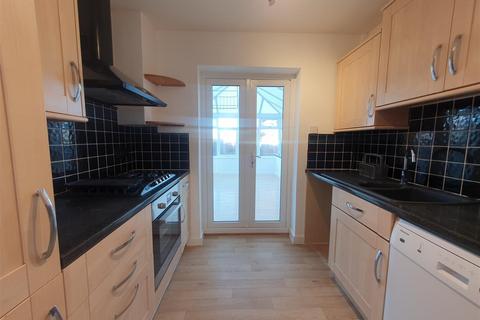 3 bedroom semi-detached house to rent, St Davids Avenue, Bexhill on Sea
