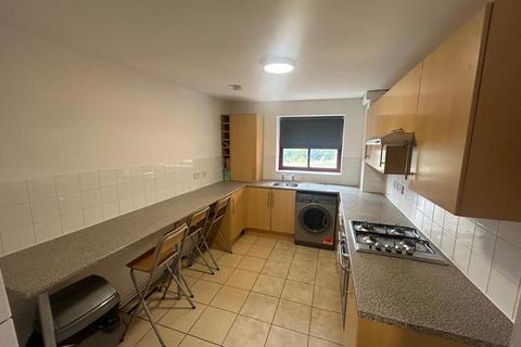 3 bedroom flat to rent, KELSO HEIGHTS, UNIVERSITY, LEEDS