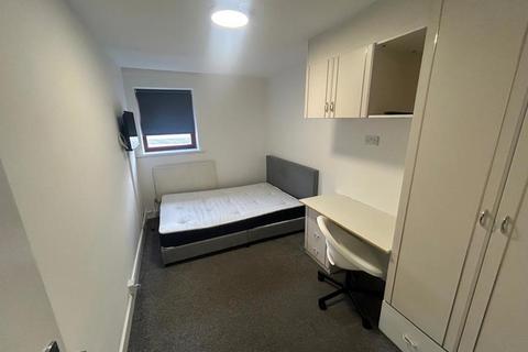 3 bedroom flat to rent, KELSO HEIGHTS, UNIVERSITY, LEEDS