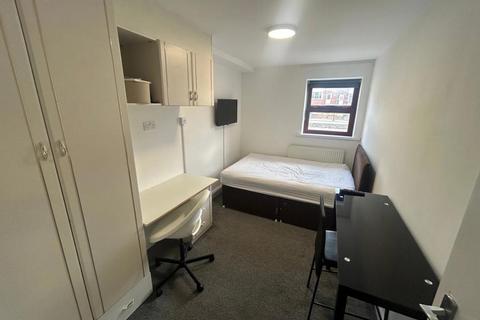3 bedroom flat to rent, KELSO HEIGHTS, UNIVERSITY, LEEDS