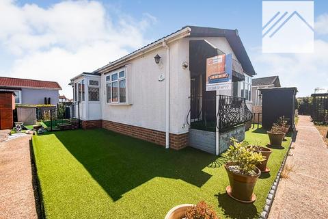 2 bedroom park home for sale, Kings Park, Creek Road, Canvey Island