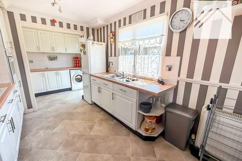 2 bedroom park home for sale, Kings Park, Creek Road, Canvey Island