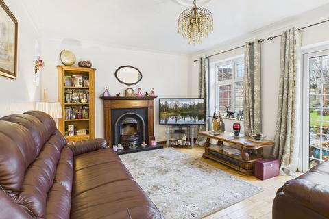 3 bedroom bungalow for sale, Gattlys Lane, Newark NG22