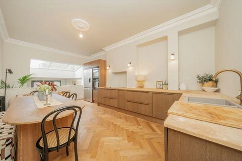 3 bedroom flat for sale, Muswell Hill Road, LONDON N10