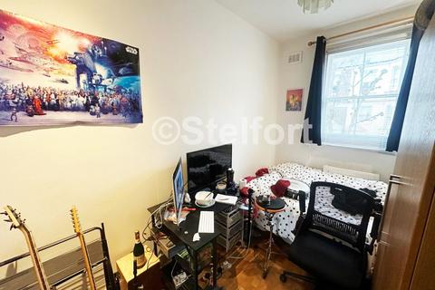 3 bedroom apartment to rent, College Place, London, NW1