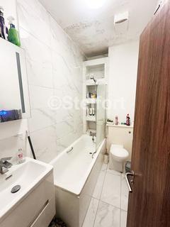 3 bedroom apartment to rent, College Place, London, NW1