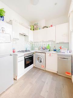 3 bedroom apartment to rent, College Place, London, NW1