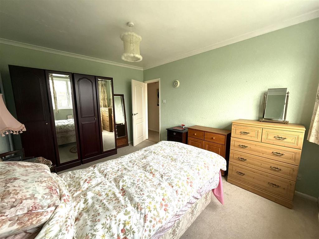 4 mersey bedroom r.jpeg
