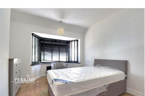 undefined, Greenford, UB6