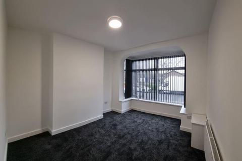 3 bedroom terraced house to rent, Shirley Road, Manchester M8
