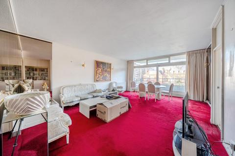 3 bedroom flat for sale, Avenue Road, London, NW8