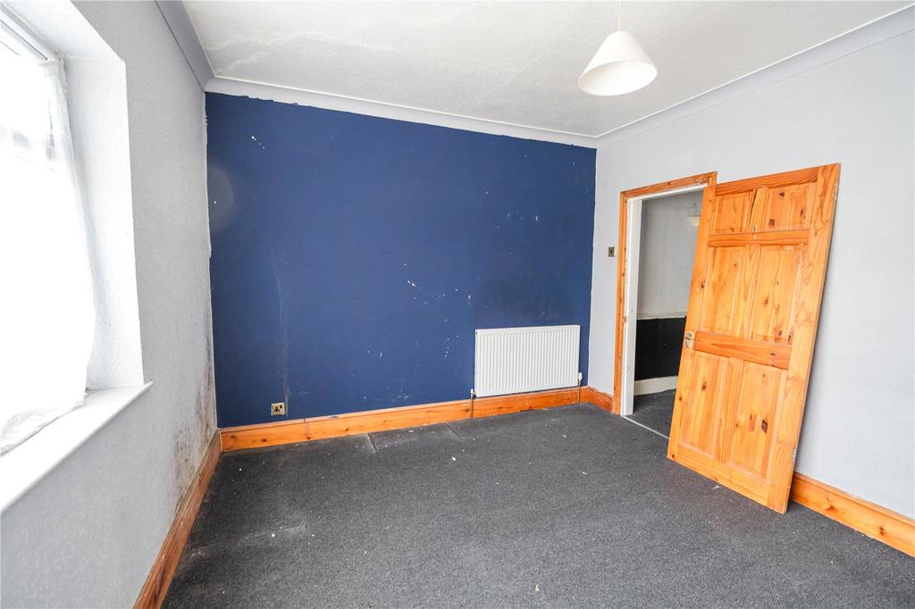 Bedroom 1 (2)
