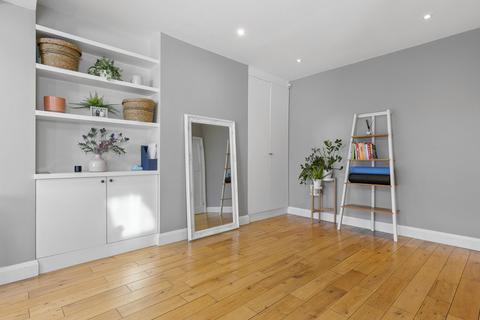 4 bedroom semi-detached house for sale, Sutherland Grove, London, SW18
