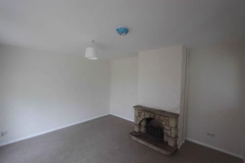 3 bedroom house to rent, WHITEB WALTHAM - OFF PALEY STREET