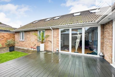 5 bedroom bungalow for sale, Newlands Road, Canvey Island