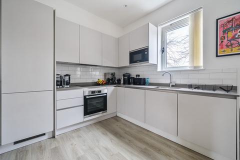 3 bedroom flat for sale, Quicks Road, Wimbledon, London, SW19