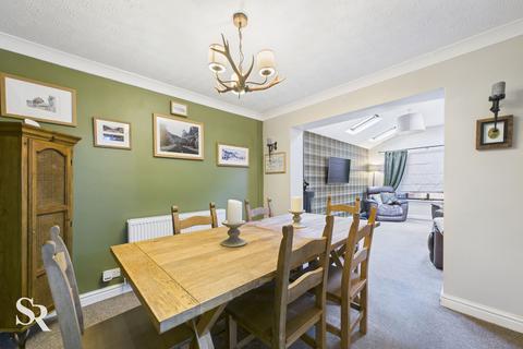 4 bedroom detached house for sale, Danesway, Chapel-En-Le-Frith, SK23