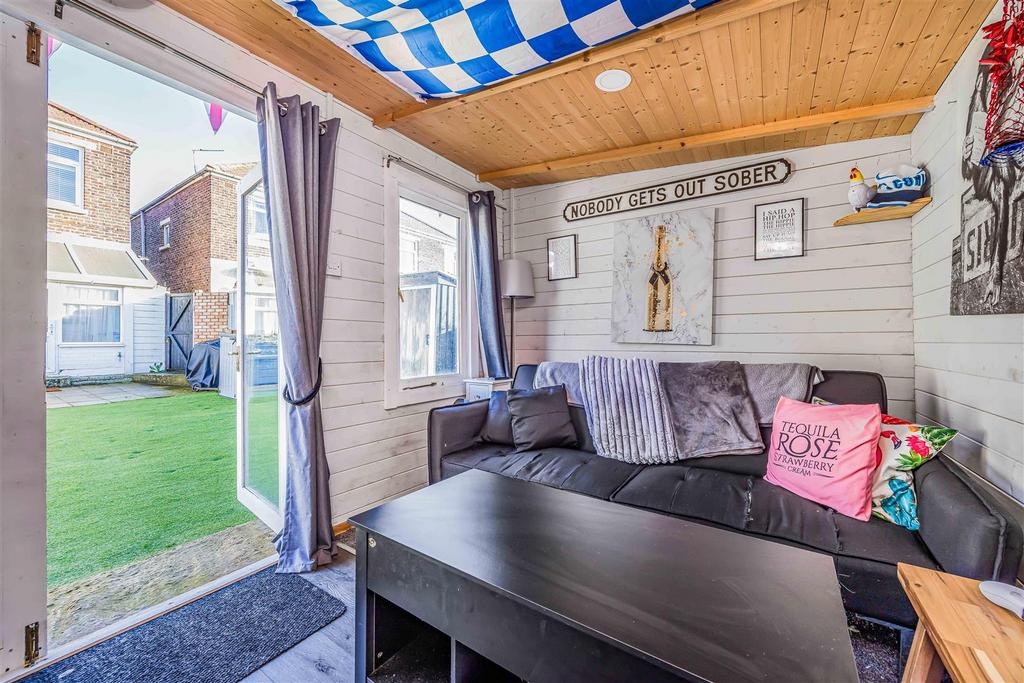 29 Salcombe Avenue, Portsmouth-Small-Portico Market