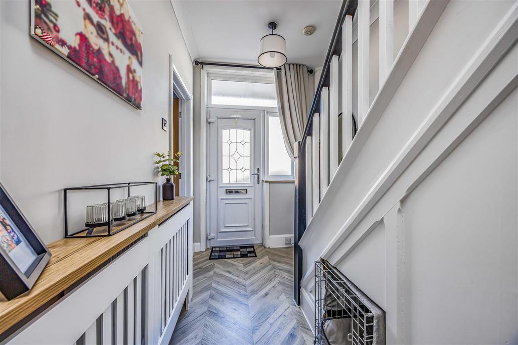 29 Salcombe Avenue, Portsmouth-Small-Portico Market