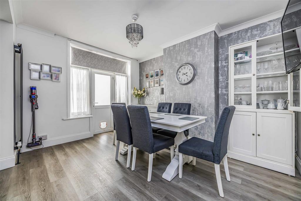 29 Salcombe Avenue, Portsmouth-Small-Portico Market