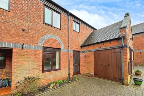 undefined, Cross Street, Warwick