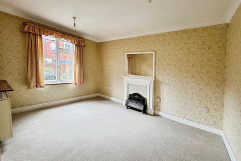 undefined, Cross Street, Warwick