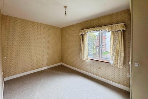 undefined, Cross Street, Warwick