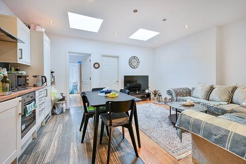 2 bedroom flat for sale, Wesley Avenue, Park Royal, NW10
