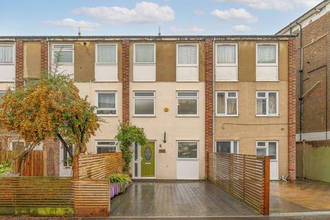 2 bedroom maisonette for sale, Sunny Bank, South Norwood, London, SE25