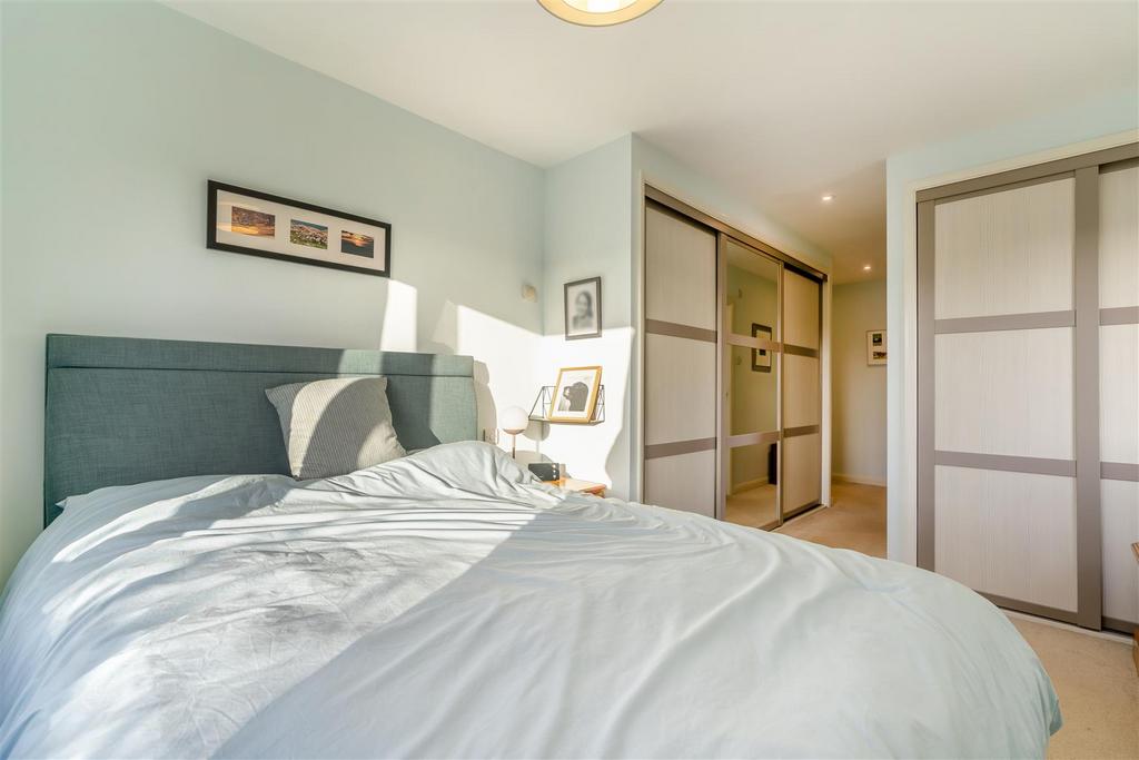 8677197-interior25.jpg