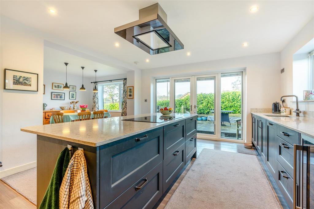8677197-interior05.jpg