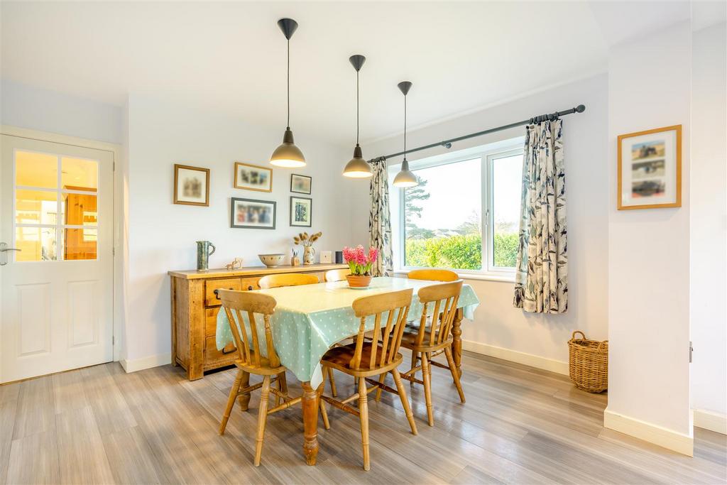 8677197-interior09.jpg