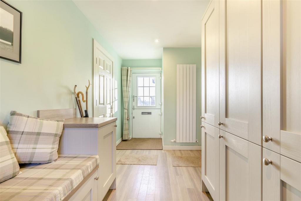 8677197-interior03.jpg