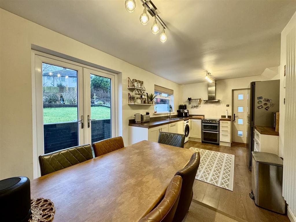 Dining kitchen
