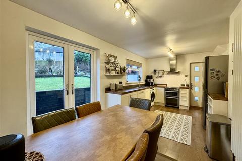 undefined, Lincoln Grove, Almondbury, Huddersfield, HD5 8TW