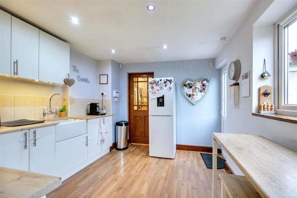 Kitchen 3.jpeg