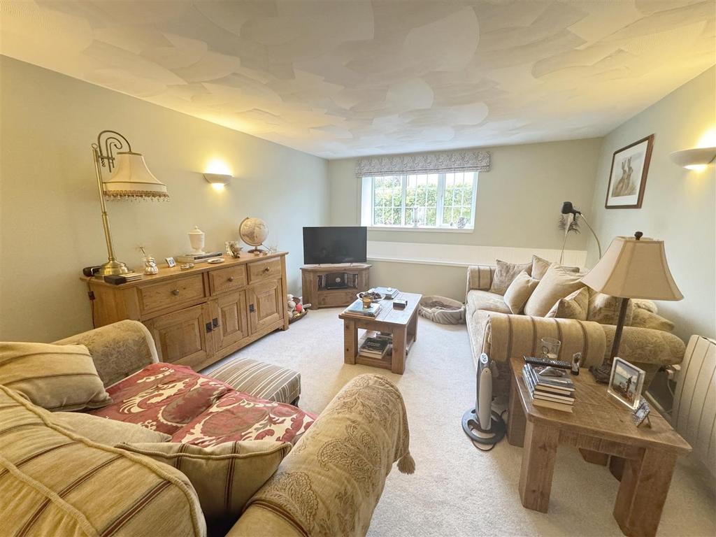 Sitting Room Area