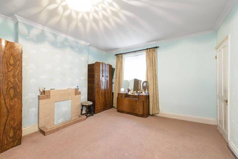 4 bedroom flat for sale, Fordwych Road, West Hampstead, London, NW2