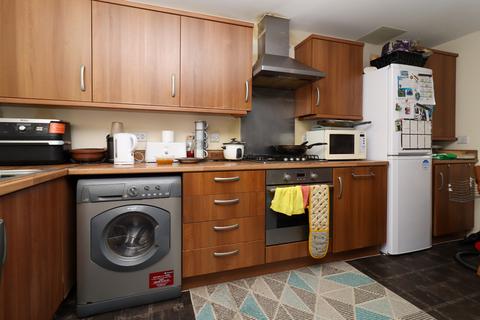 2 bedroom flat to rent, Pavilion Close, Leicester, LE2