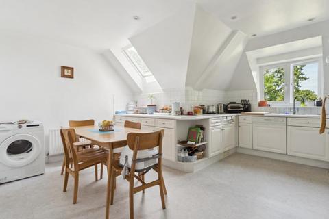 2 bedroom flat to rent, Eastbury Avenue, Northwood HA6