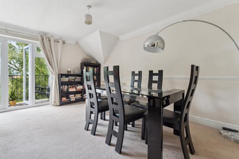 2 bedroom flat to rent, Eastbury Avenue, Northwood HA6