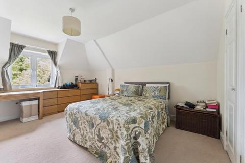 2 bedroom flat to rent, Eastbury Avenue, Northwood HA6