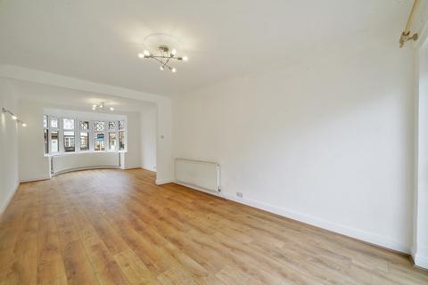 4 bedroom semi-detached house to rent, Kingshill Avenue, Kenton, HA3