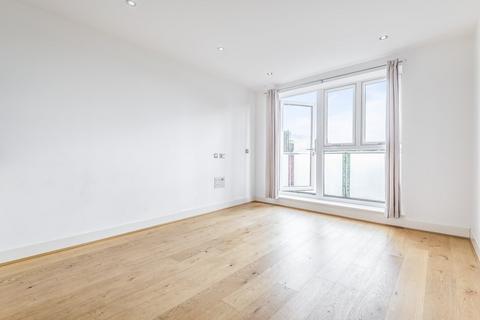 2 bedroom flat to rent, Coombe Lane, Raynes Park, SW20
