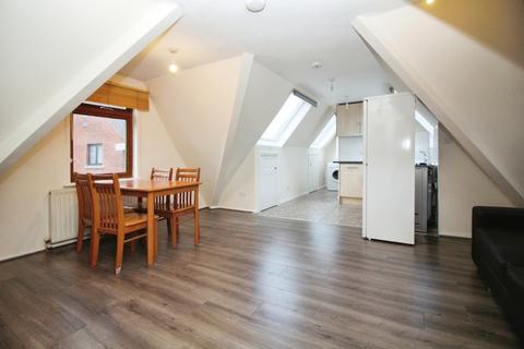 1 bedroom flat to rent, Cowley Court, West Street, London