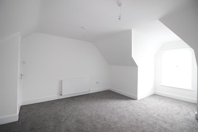 Master Bedroom (3)
