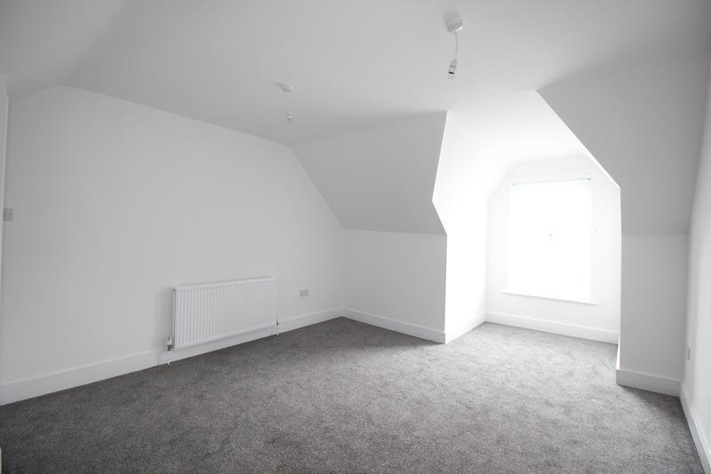 Master Bedroom (2)